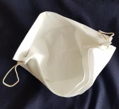 ZAŠČITNA OPREMA IN PRIPOROČILA OSEBAM, KI BODO IZVAJALE VSAKDANJE OPRAVKE V ČASU EPIDEMIJE COVID-19 1